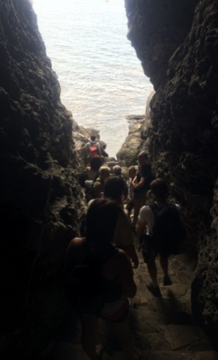 Rockfall of a few years ago blocks the Golitsyn Trail to Tsar's Beach as it passes through a grotto.