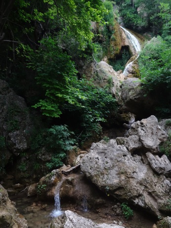 Suv Ucqan Waterfall