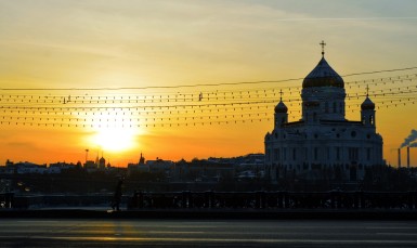 15 Sun sets over Cathedral of Christ the Savior